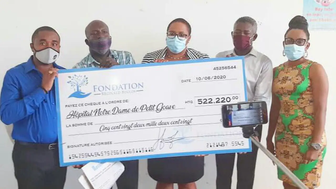 La Fondation Boulos fait un don de 522 220 gdes à l'hôpital "Notre-Dame de Petit-Goâve
