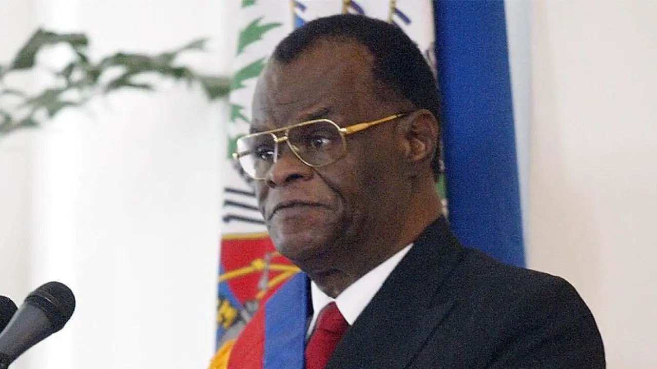 8 mars 2004. Investiture de Boniface Alexandre comme président provisoire d’Haïti