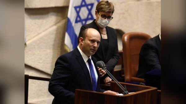 Israël: Après 12 ans de règne, Benyamin Netanyahou écarté du pouvoir au profit de Naftali Bennett