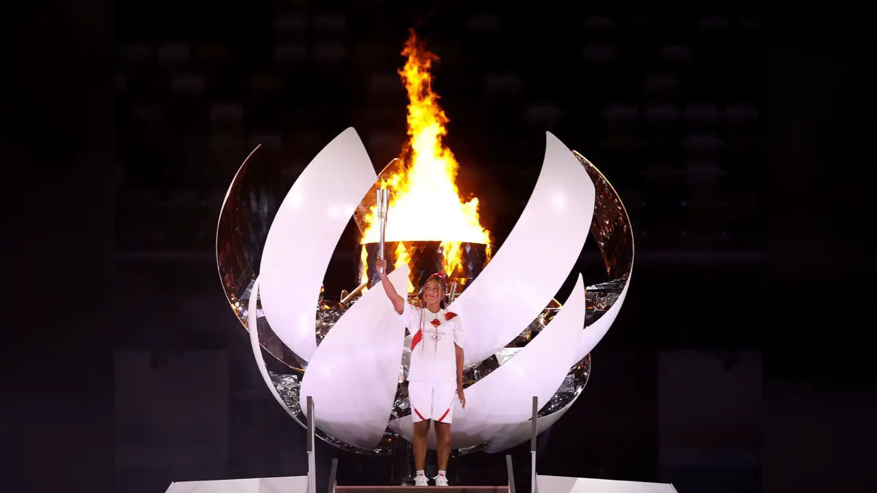 JO- 2020: la Tenniswoman Naomi Osaka a allumé la Vasque