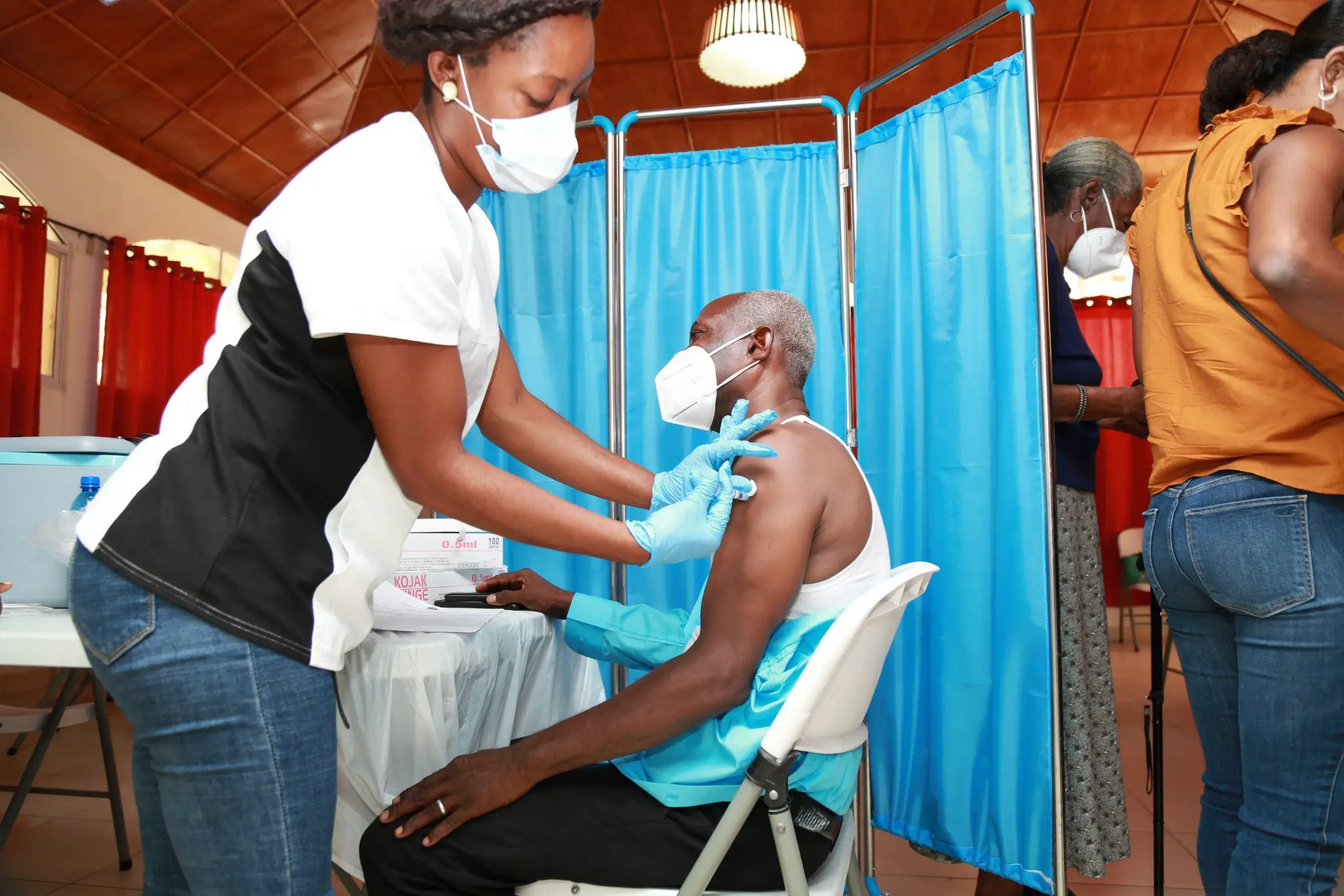 Covid-19: Selon le MSPP, 4 526 citoyens reçoivent leur première dose de vaccin