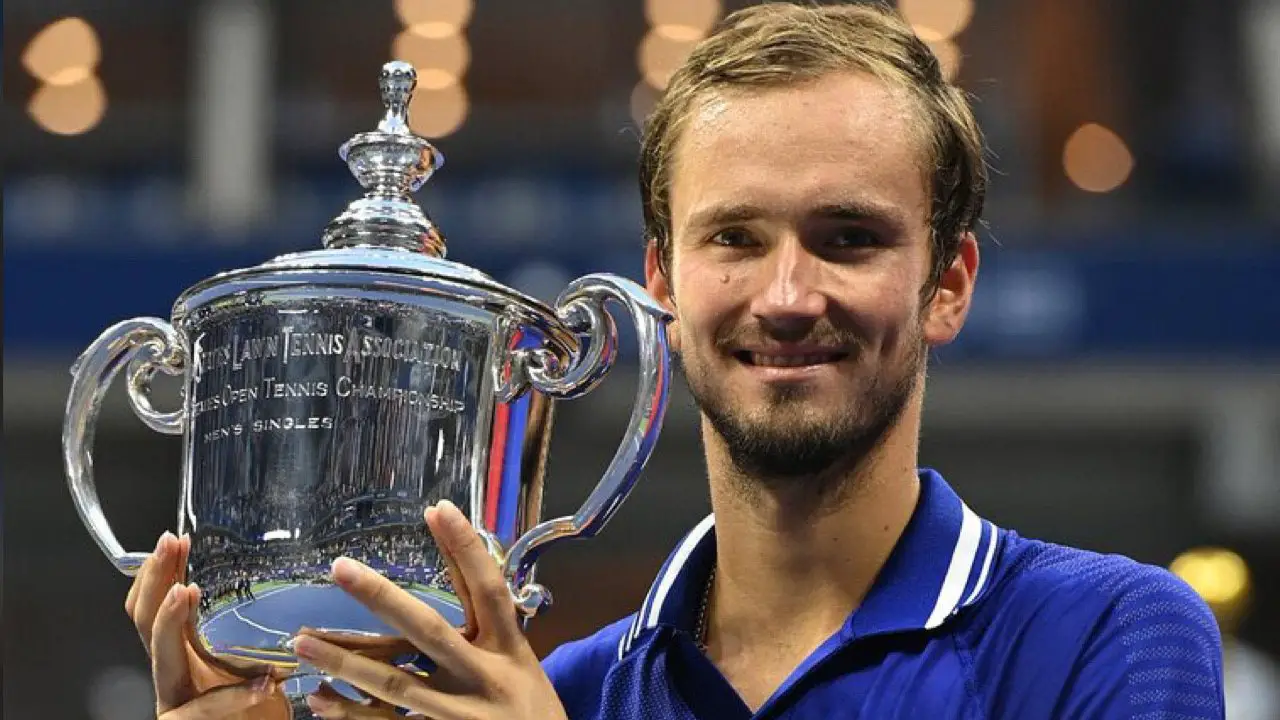 Daniil Medvedev remporte l'US Open en battant Novak Djokovic