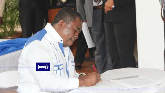Signature de l’accord pour une «gouvernance apaisée et efficace» entre Ariel Henry et des partis politiques de l’opposition