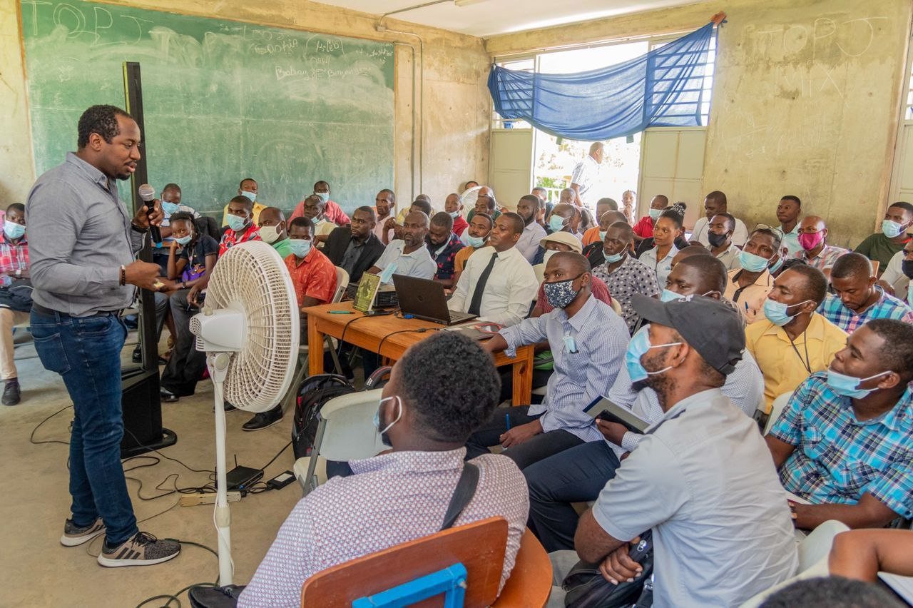 Haïti Efficace: une centaine d'enseignants formés sur les outils technologiques dans les Nippes
