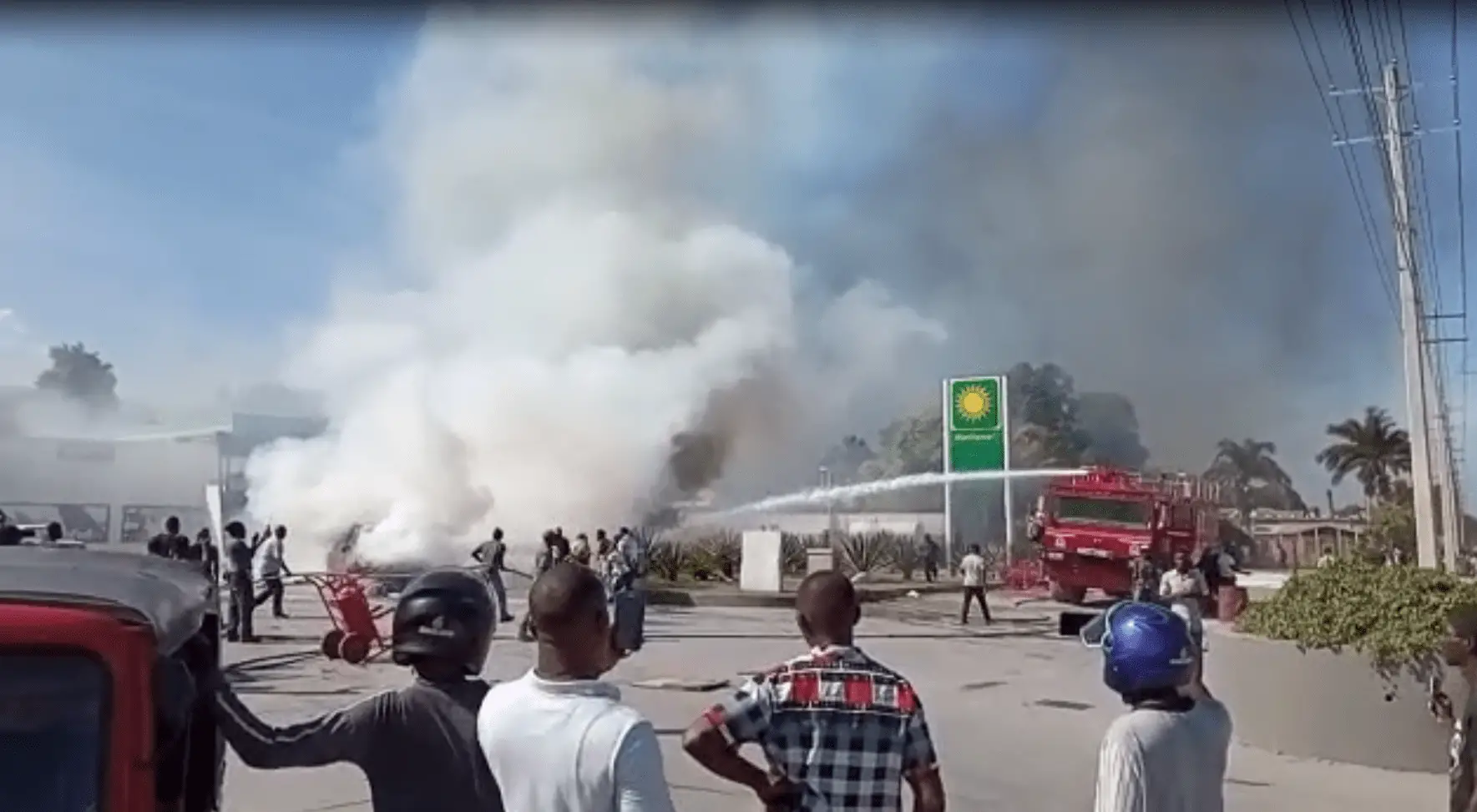 Incendie dans une station d'essence près de l'aéroport Toussaint Louverture