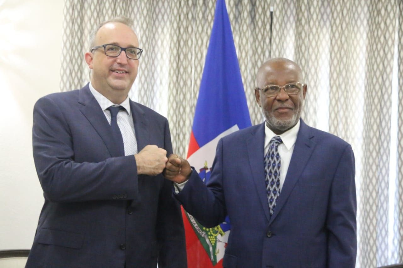 Rencontre du chancelier Jean Victor Généus avec trois ambassadeurs sur la coopération avec Haiti