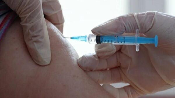 Nouvelle-Zélande: un homme se fait vacciner dix fois en une journée contre le coronavirus