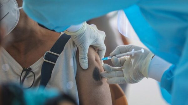 Italie/Covid-19: un homme a tenté de se faire vacciner avec un bras en silicone