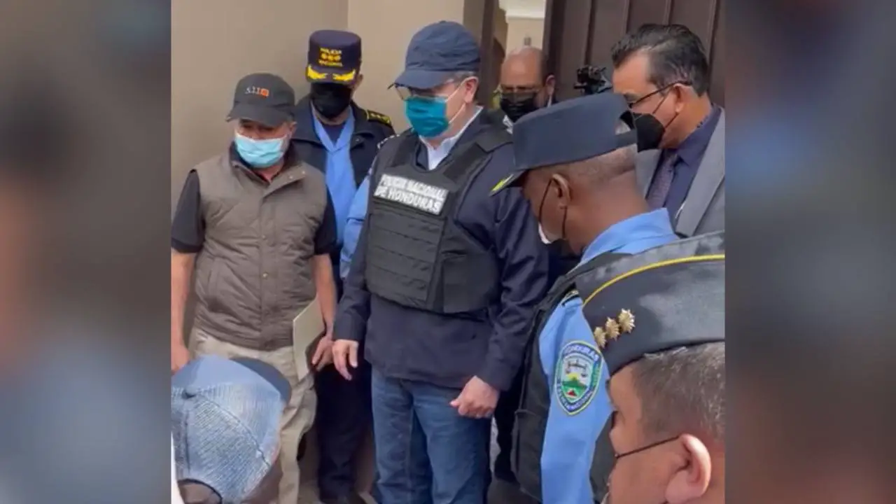 Honduras : arrestation de l’ex-président Juan Orlando Hernandez, réclamé par les USA pour trafic de 500 tonnes de cocaïne