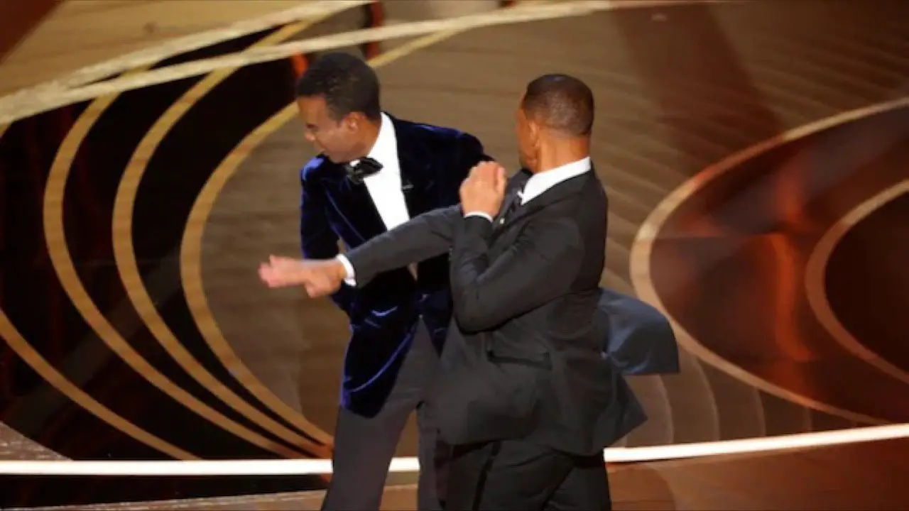 Oscar 2022: Will Smith gifle Chris Rock sur la scène des Oscars