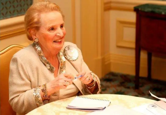 Madeleine Albright, première femme secrétaire d’État aux États-Unis, est morte 
