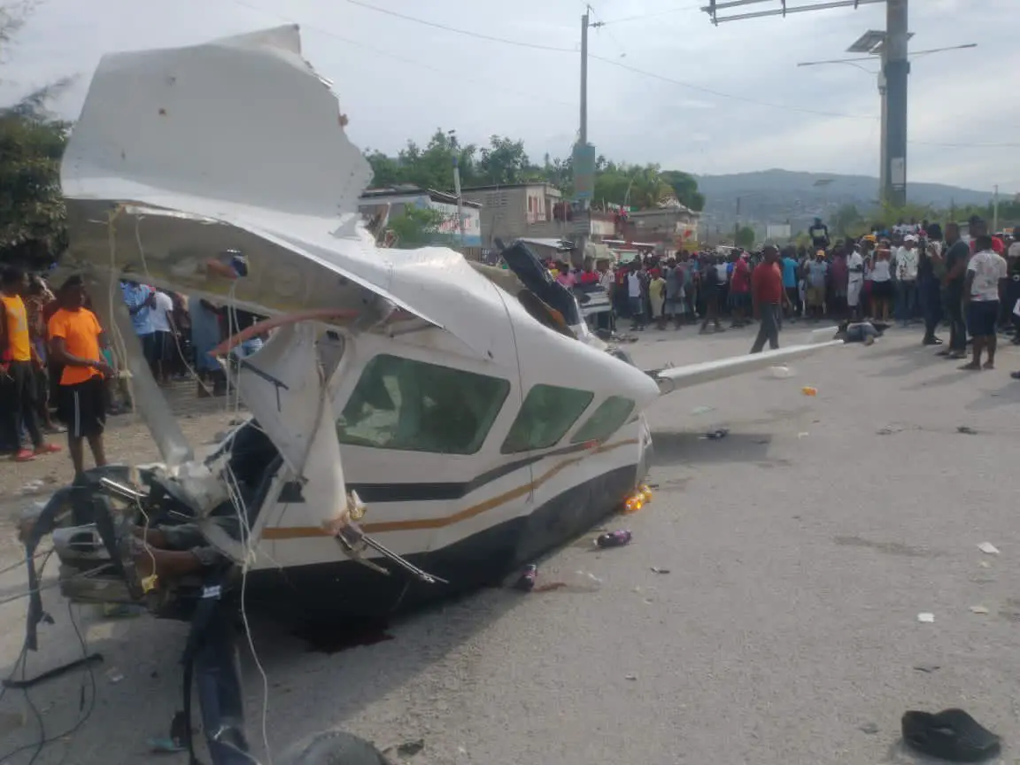 Haïti: un petit avion s’écrase à Carrefour et tue six personnes
