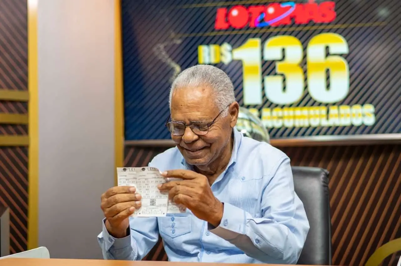 Lotto: un homme de 85 ans a gagné 149 millions de pesos en jouant dix fois les six numéros gagnants