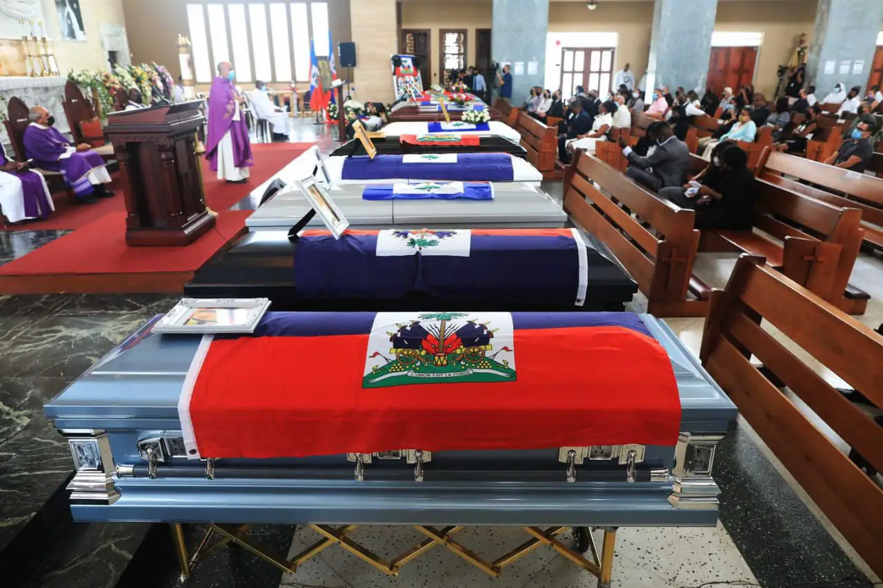 Funérailles des 11 haïtiennes décédées lors du naufrage survenu le 12 mai à Porto-Rico