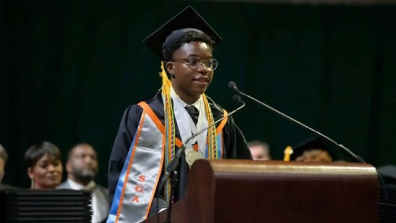 Un américain d'origine nigériane accepté dans plus de 15 universités et s'est vu offrir 2 millions de dollars en bourse