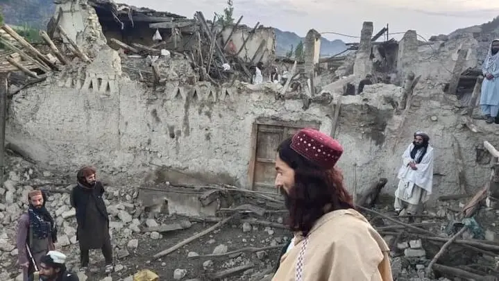 Un séisme de magnitude 5,9 a tué près d'un millier de personnes en Afghanistan
