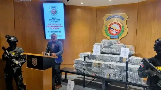 Deux soldats dominicains en possession de 237 paquets de cocaïne ont été arrêtés