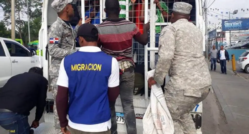 Des agents de la migration soutirent entre 6 à 8 mille pesos aux Haïtiens arrêtés en République dominicaine