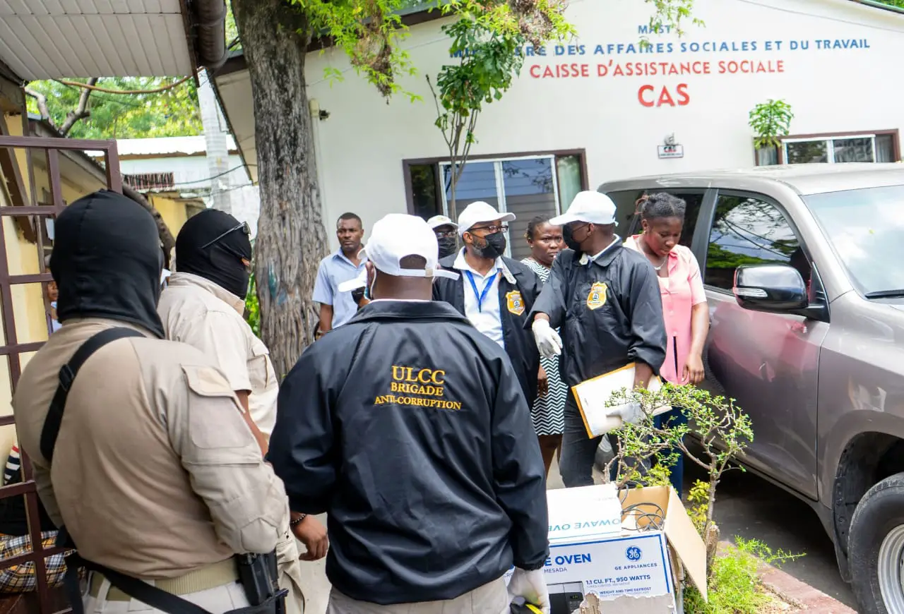 Haiti- Détournement de chèques : des enquêteurs de l'ULCC effectuent une descente à la CAS