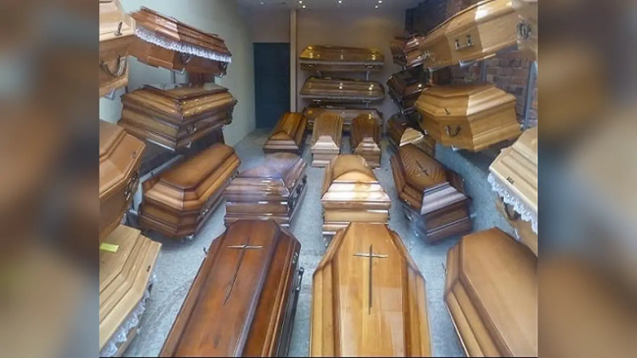 Au Ghana, des vendeurs de cercueils se sont plaints du manque de clients