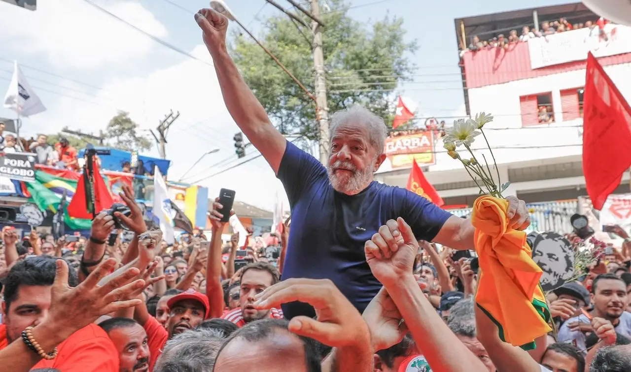Avec plus de 59 millions de voix, Luis Inácio Lula da Silva est élu 39e président du Brésil en battant Jair Bolsonaro