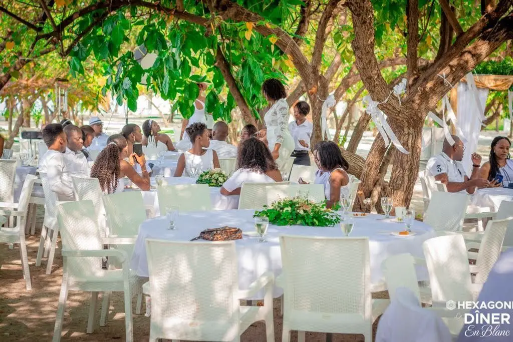 L'université Hexagone met le cap sur son dîner en blanc dans la ville de Léogâne