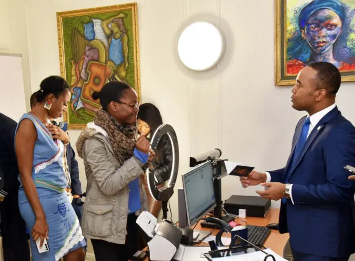 Le consulat d’Haïti à Paris inaugure un nouveau système permettant de réduire à moins de deux mois le délai de délivrance des passeports