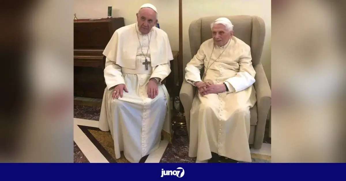 Le pape François lance un appel à la prière pour son prédécesseur Benoît XVI gravement malade