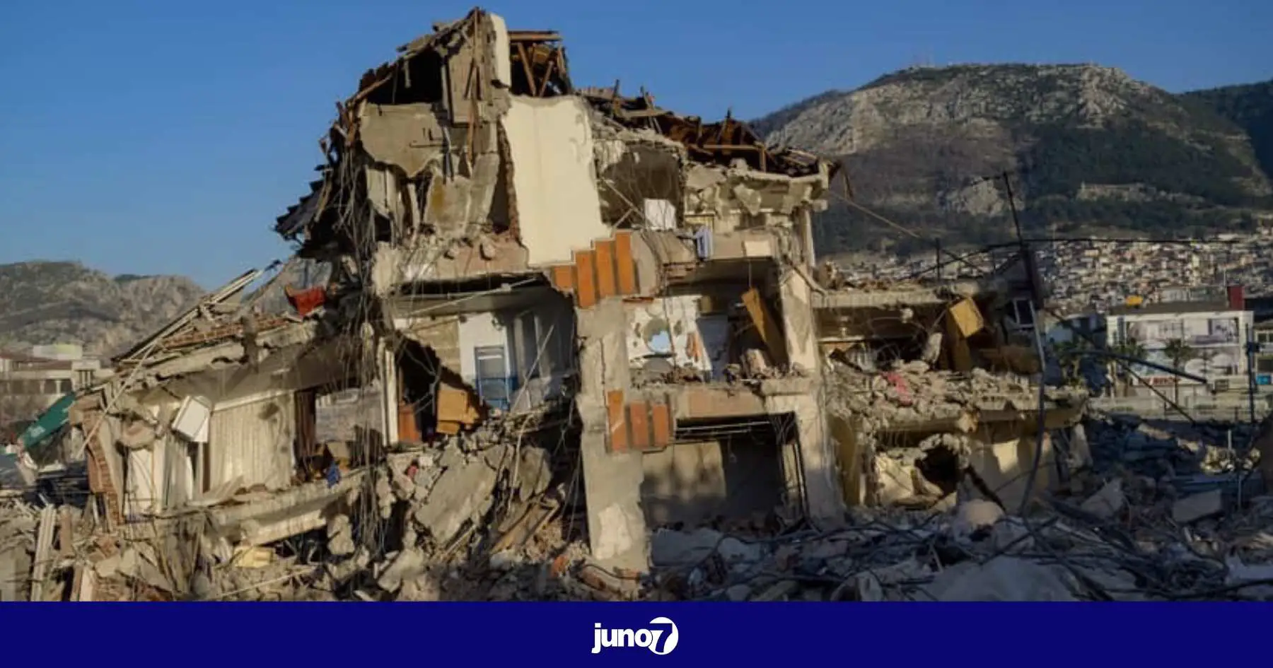Nouveau séisme de magnitude 6,4 en Turquie, plusieurs immeubles endommagés se sont effondrés