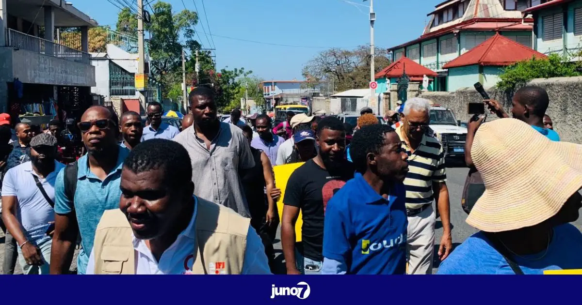 Marche pacifique à Port-au-Prince pour exiger la libération du journaliste Jean Thony Lorthé