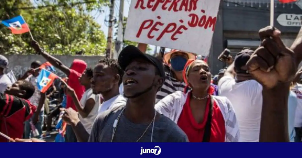 28 mars 2021 : des milliers d’Haïtiens protestent contre le projet de référendum constitutionnel de Jovenel Moïse