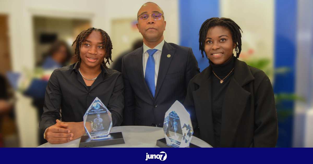 Dumornay, Nérilia et Batcheba, trois joueuses de la sélection nationale féminine, honorées par le consulat général d’Haïti à Paris