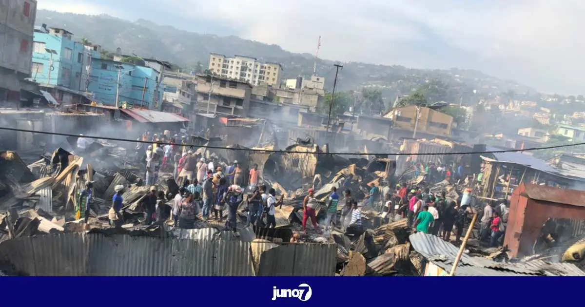 Un gigantesque incendie dévaste une bonne partie du marché "Shada" de Pétion-ville