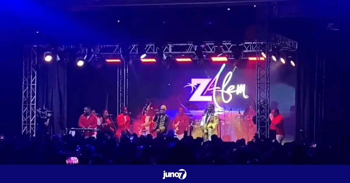Éblouissante performance du groupe Zafem lors du gala de Noël au Centre de Convention El Rancho