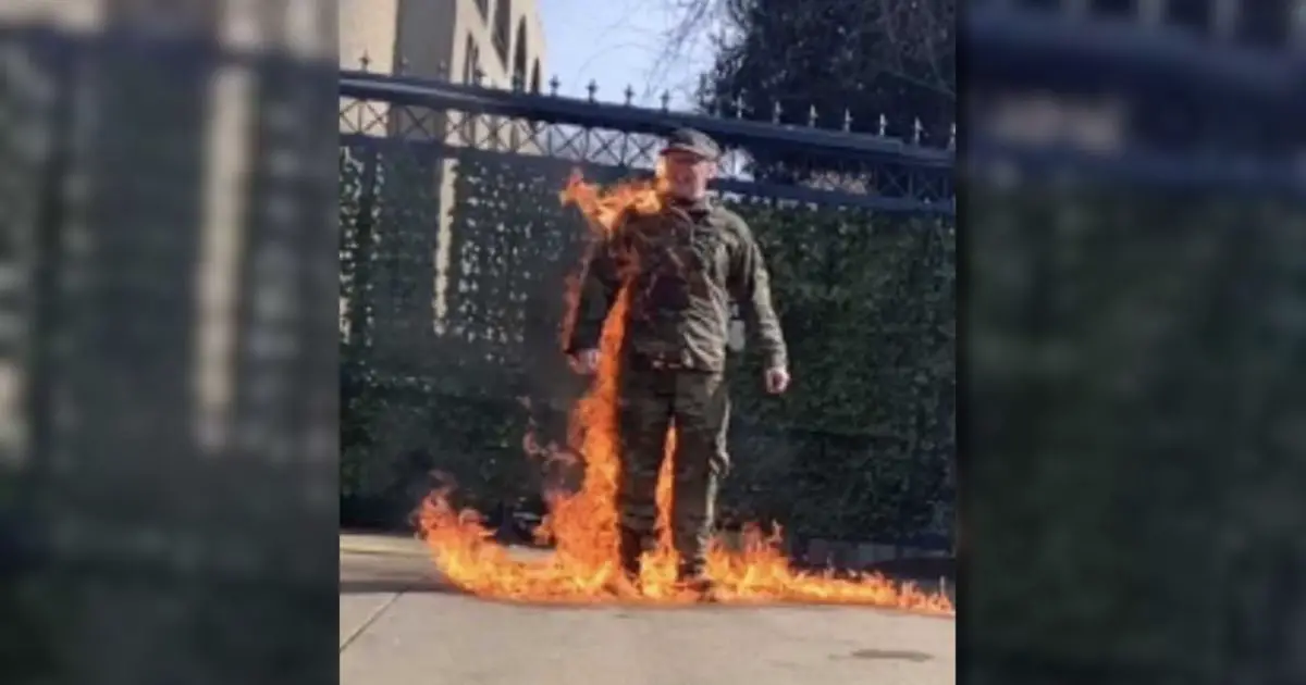 Pour protester contre la guerre à Gaza, un soldat américain s'immole par le feu devant l'ambassade israélienne à Washington