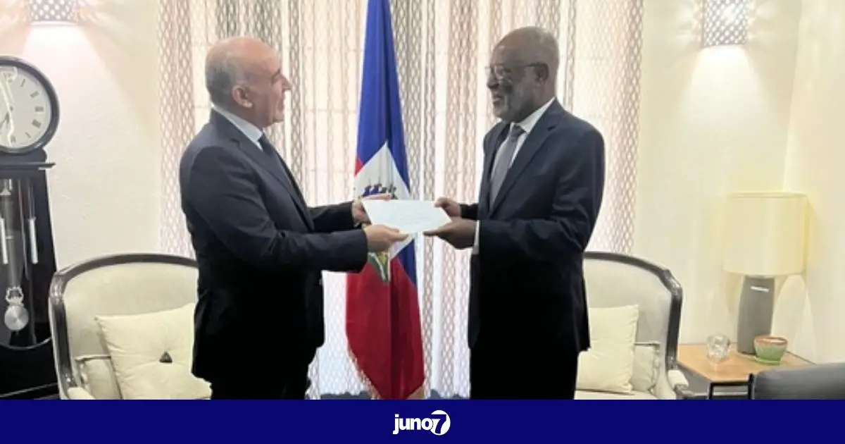 Le nouvel ambassadeur d’Espagne en Haïti, Marco A. Peñín Toledano a remis ses lettres de cabinet au ministre Jean Victot Généus