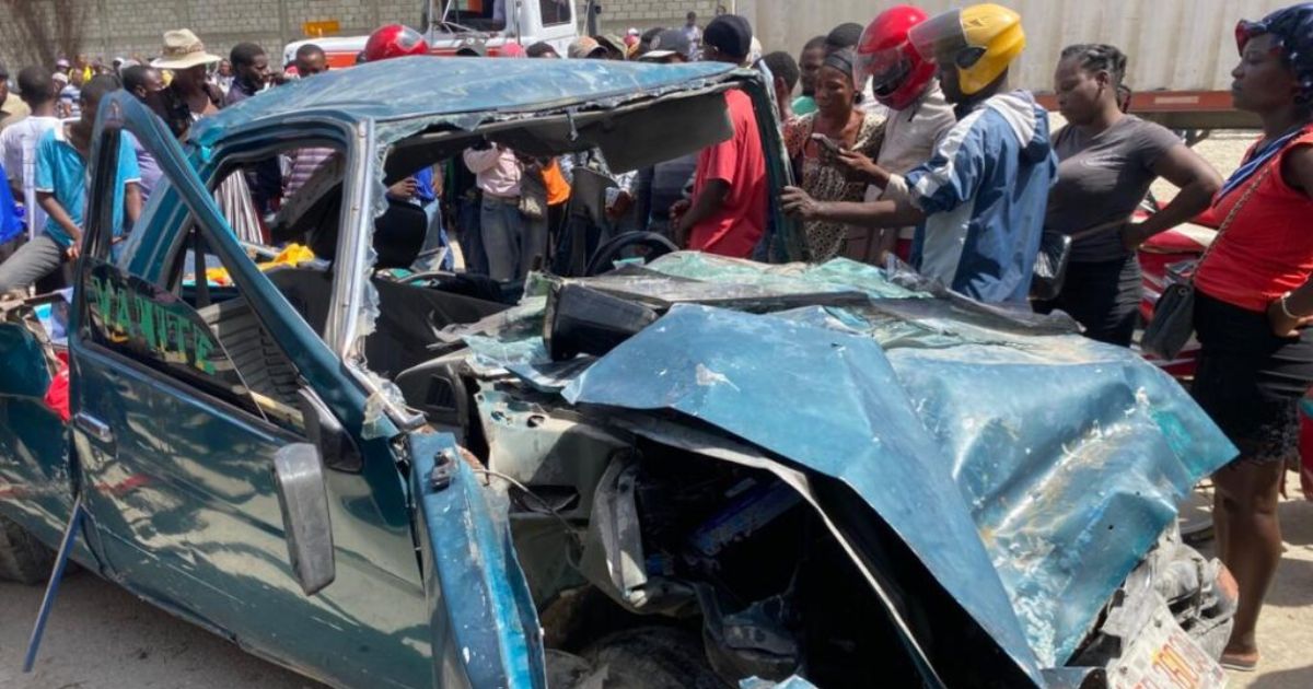 Saint-Marc : environ 8 morts dans une collision entre un camion-remorque et une camionnette