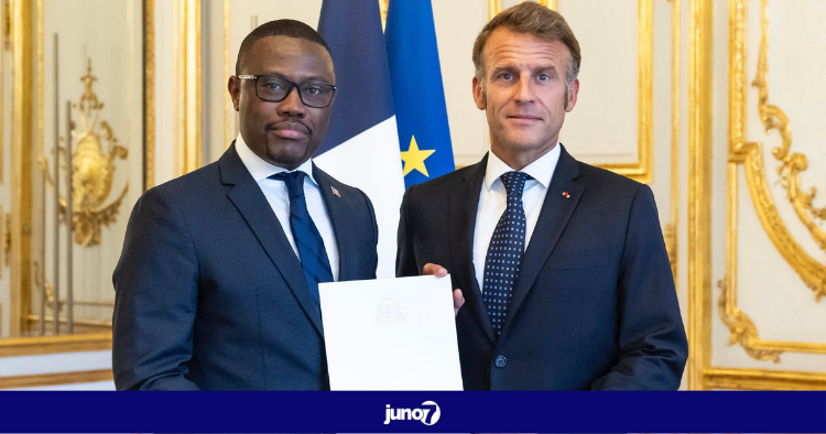 Louino Volcy présente ses lettres de créance au président Macron comme nouvel ambassadeur d’Haïti en France